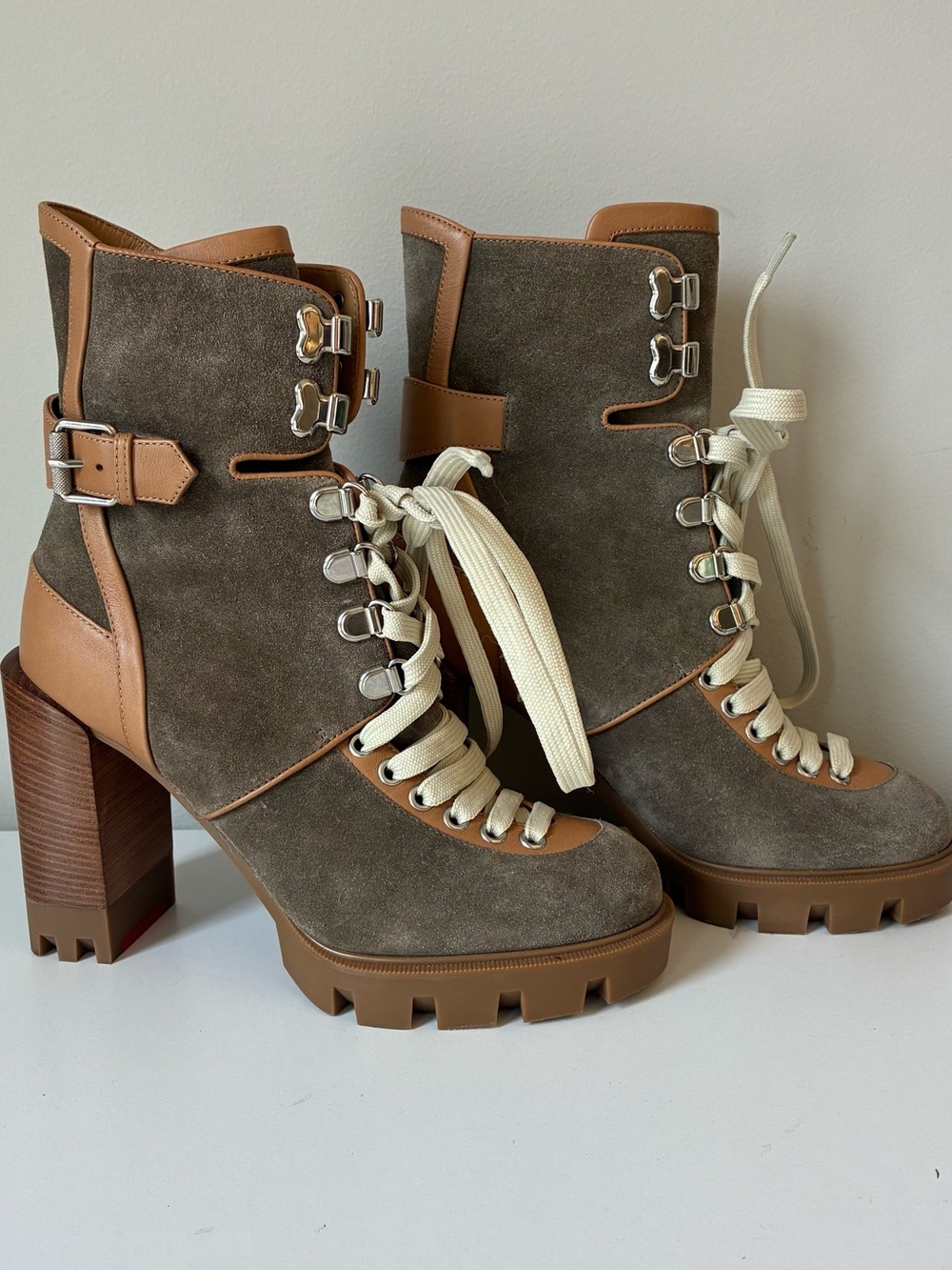 Christian Louboutin MACADEMIA
100 Suede Lace Up Moto Biker
Heels Boots Size 37.5 - Picture 3 of 11
